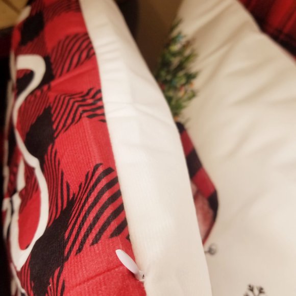 NEW - Christmas Buffalo Plaid Pillow Covers - 18x18 - Picture 5 of 5